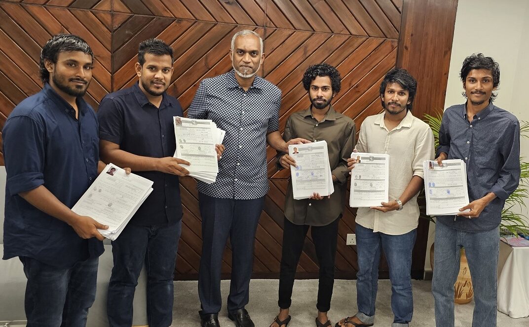 ޕީއެންސީއާއި އަލަށް ގުޅުނު 500 މީހުންގެ ފޯމު އިންތިޚާބީ ރައީސާއި ހަވާލުކޮށްފި!