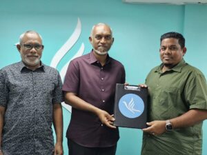 ރައީސް އޮފީހުގެ މިނިސްޓަރު ރަމީޒް ޕީއެންސީއަށް ސޮއިކުރައްވައިފި