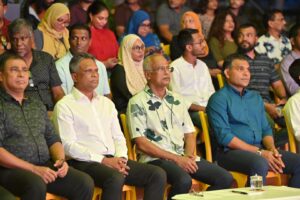 ރަސްމާލެ ހިއްކުމަށް ކުރަނީ ބޮޑު އިސްރާފެއް: އާޒިމް