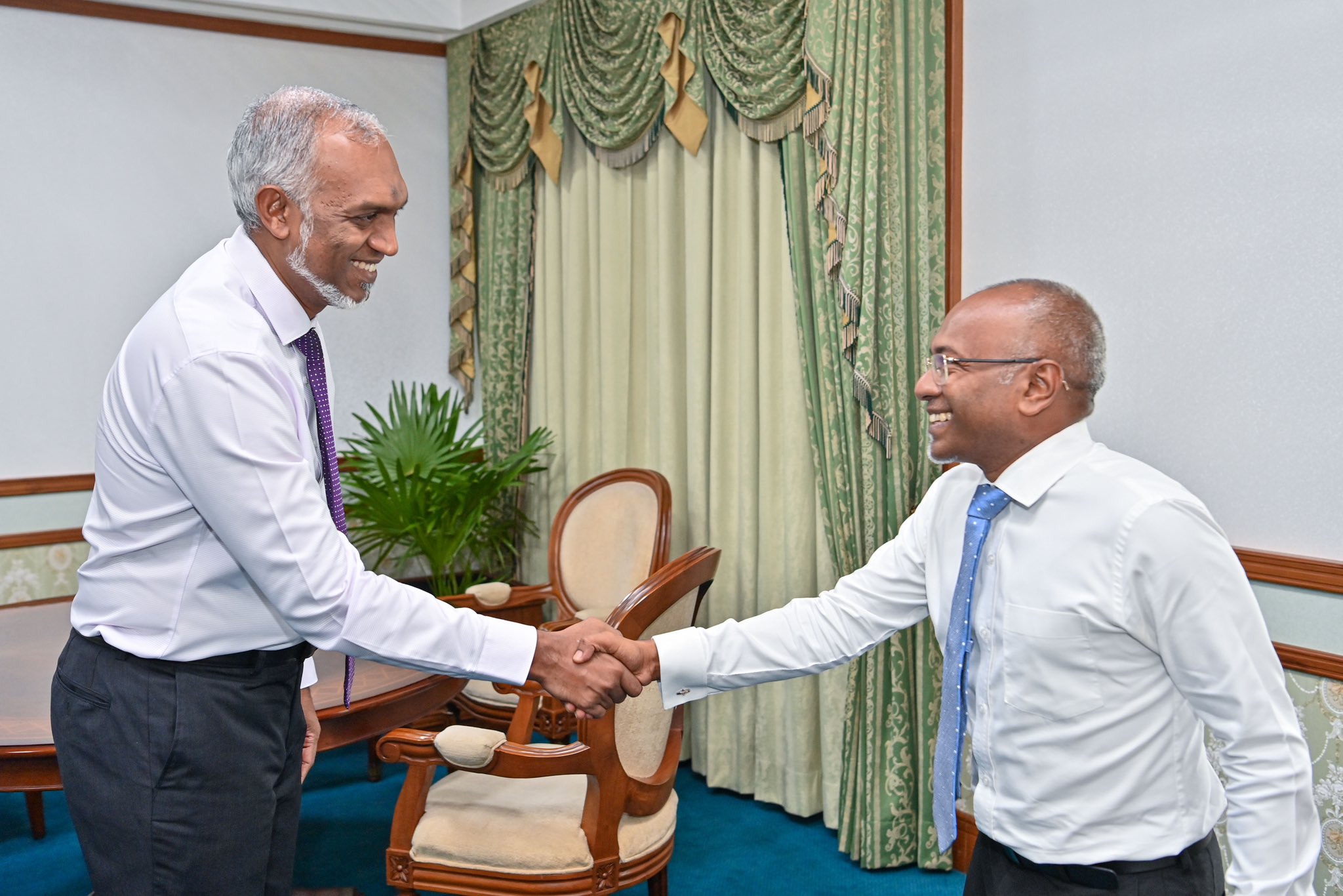 ހަބަރު ގެނެސްދޭ އޮންލައިންކޮށް ހިންގާ ދެ ނޫހެއް ބްލޮކް ކުރުން ޑިމޮކްރެޓްސްއިން ކުއްވެރި ކޮށްފި