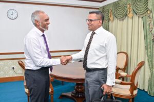 ނާޒިމްވެސް ރައީސްއާއި ބައްދަލު ކޮށްފި