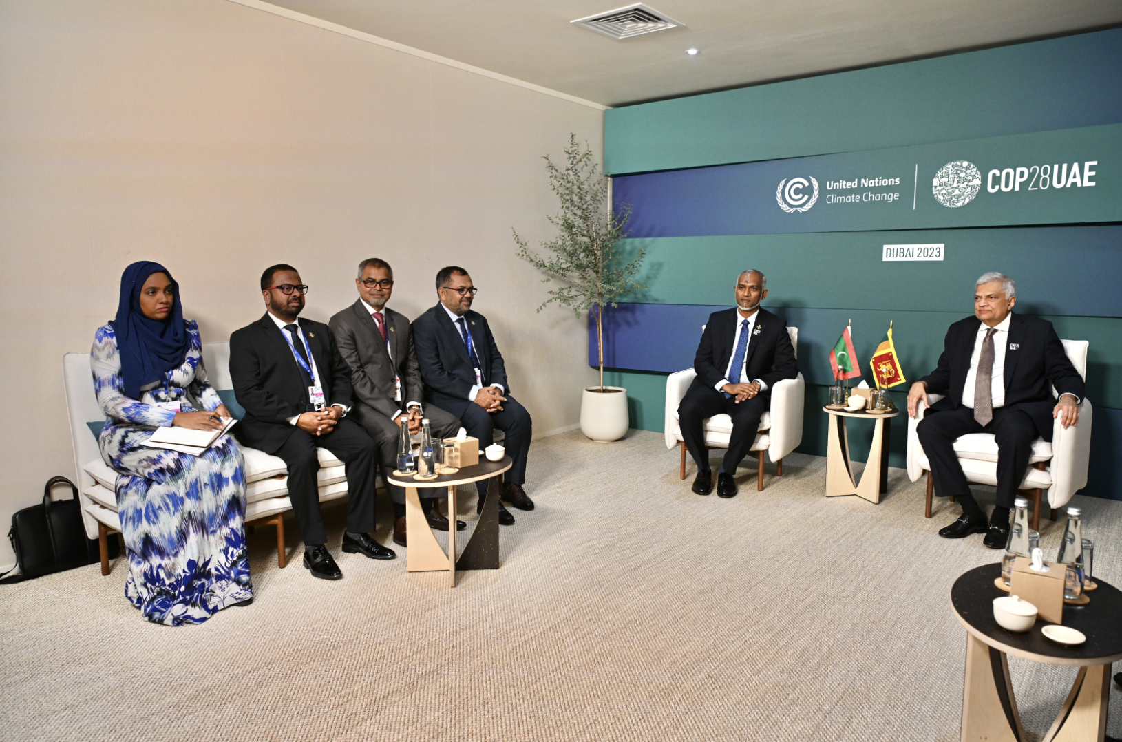 ކޮޕް28 ކޮންފަރެންސްގެ ހަވާސާގައި، ސްރީލަންކާގެ ރައީސްއާއި ރައީސް ބައްދަލުކުރައްވައިފި