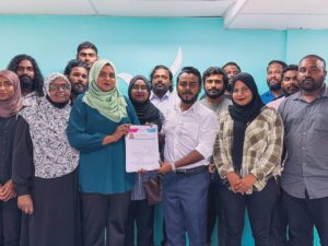 ތުޅާދޫ ދާއިރާއަށް ޕީއެންސީ ޓިކެޓްގައި އަލްއުސްތާޛާ ރިފްޤާ ވާދަ ކުރައްވަނީ!