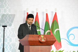 ރަސްމީ ޖަލްސާތަކުގައި ޤުރުއާން ކިޔަވާދޭ މީހުންގެ ދަފްތަރެއް އެކުލަވާލަނީ