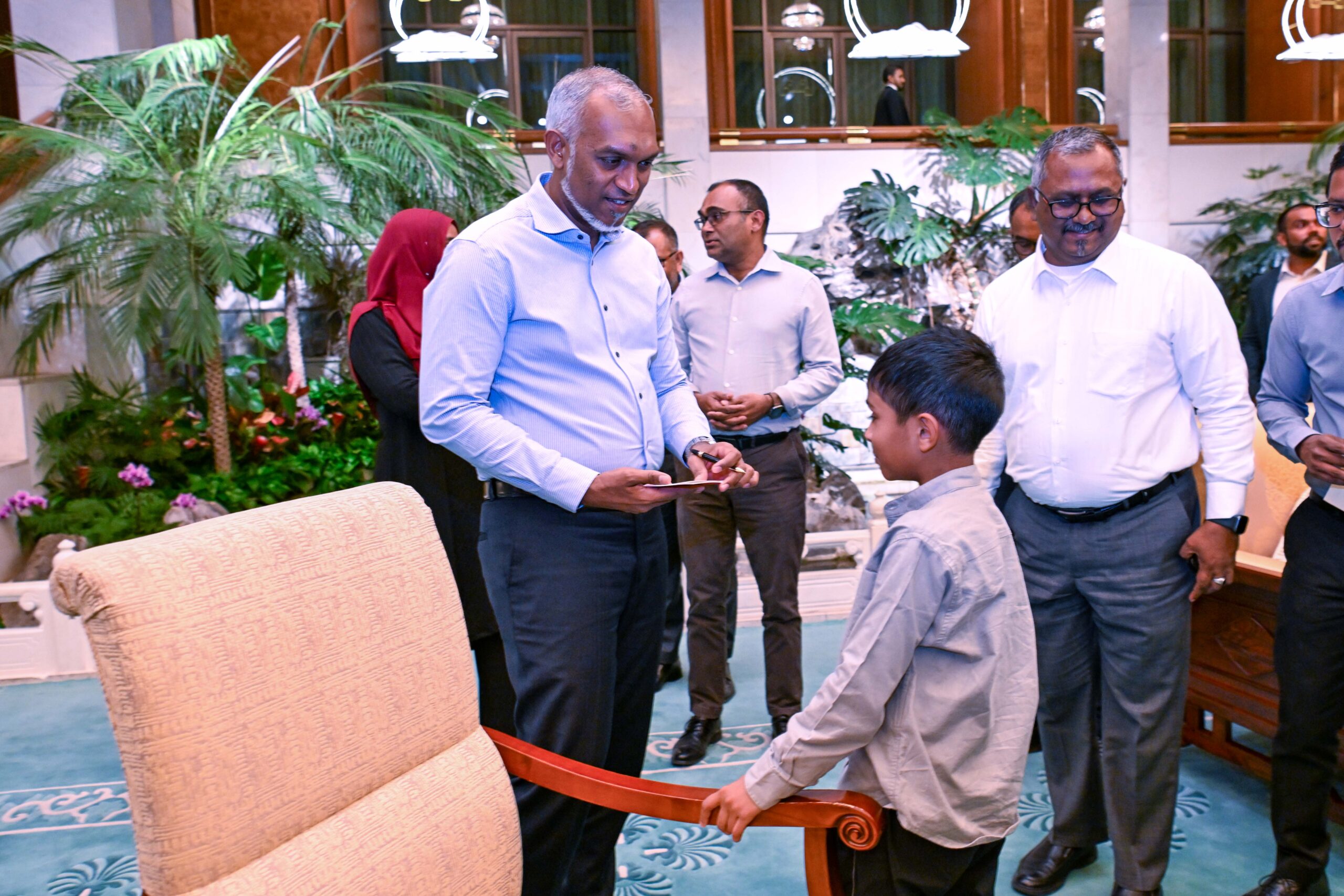 ޗައިނާގެ ބެއިޖިންގގައި ދިރިއުޅޭ ދިވެހިންނާ ރައީސް ބައްދަލުކުރައްވައިފި