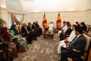 އަސްލަމް ސްރީ ލަންކާގެ ބޮޑުވަޒީރާއި ބައްދަލު ކުރައްވައި