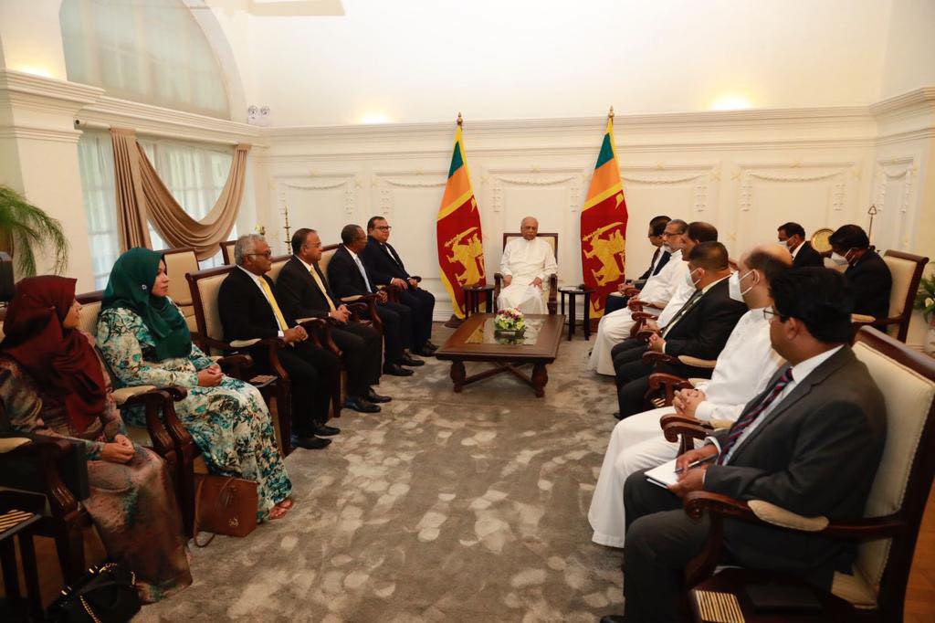 އަސްލަމް ސްރީ ލަންކާގެ ބޮޑުވަޒީރާއި ބައްދަލު ކުރައްވައި