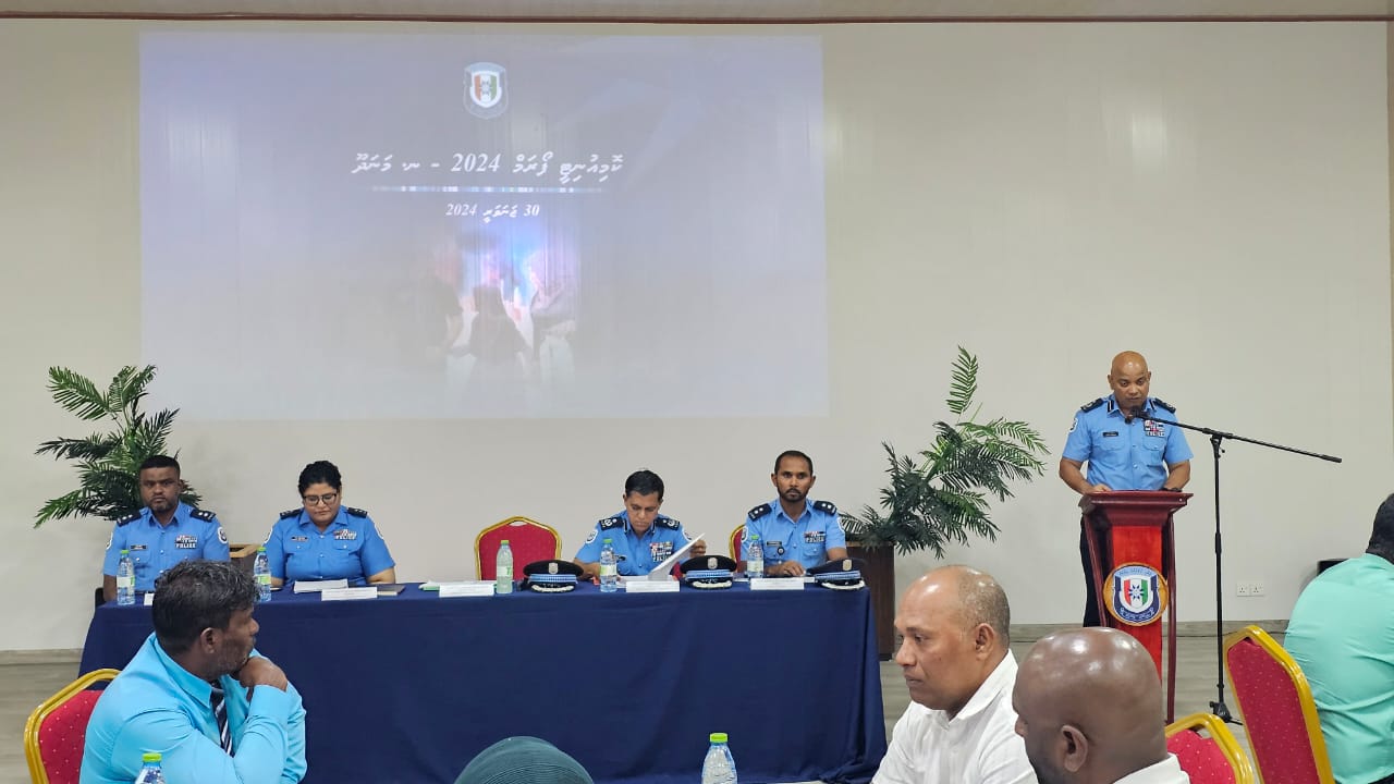 ދިވެހި ފުލުހުންގެ ޚިދުމަތުގެ 'ކޮމިއުނިޓީ ފޯރަމް 2024′ މަނަދޫގައި ބާއްވައިފި