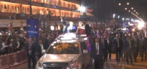 މޯދީ އާއި މެކްރޮން އިންޑިއާގެ ރާޖަސްތާނުގެ ޖައިޕޫރުގައި ރޯޑް ޝޯއެއްގައި ބައިވެރިވެވަޑައިގެންފި