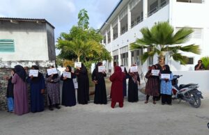 ޓީޗަރުން ހަމަނުވެގެނެ އިހުތިޖާޖު ކުރުމަށްފަހު، ދަނބިދޫ ބެލެނެވެރިން މިހާރު އިހުތިޖާޖް ކުރަނީ ޕްރިސިޕަން ވަކިކުރަން