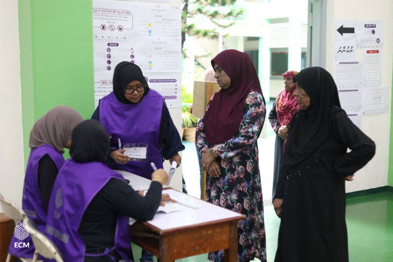 ދެ ގަޑިއިރުތެރޭގައި ވޯޓުލީ އެންމެ %4 މީހުން!