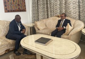 ޑިމޮކްރެޓްސްގެ ކެނޑިޑޭޓުންނަށް ކެމްޕޭން ކޮށްދިނުމަށް ނަޝީދު މާލެ ވަޑައިގަންނަވަނީ