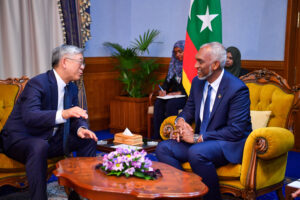 އެމެރިކާގެ ސްޓޭޓް ޑިޕާރޓްމަންޓްގެ އެސިސްޓަންޓް ސެކްރެޓަރީ އޮފް ސްޓޭޓް ފޮރ ސައުތު އެންޑް ސެންޓްރަލް އޭޝިއަން ‌‏އެފެއާޒް ރައީސްގެ އަރިހަށް އިޙްތިރާމުގެ ޒިޔާރަތެއް ކުރައްވައިފި