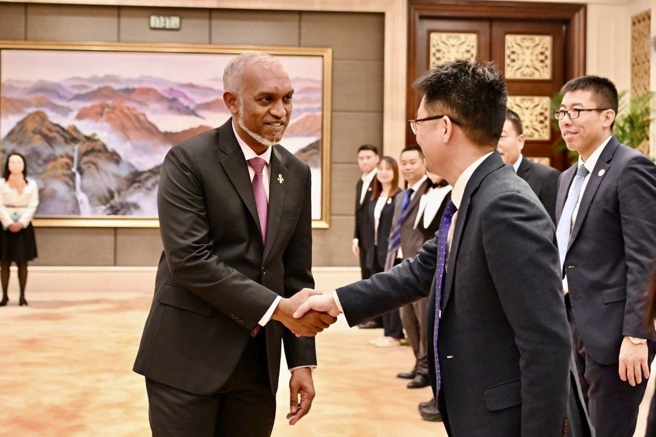 ސިނަމާލެ ބުރިޖް އެޅި، ޗައިނާގެ ސީސީސީސީ ކުންފުނީގެ ވެރިންނާއި ރައީސް ބައްދަލު ކުރައްވައިފި