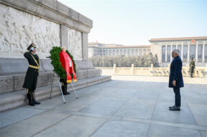 ރައީސުލްޖުމްހޫރިއްޔާގެ ދެކަނބަލުން، ޓިއަނަމަން ސްކުއާގައި ހުންނަ ބަތަލުންގެ ބިނާއަށް ޒިޔާރަތް ކުރައްވައިފި