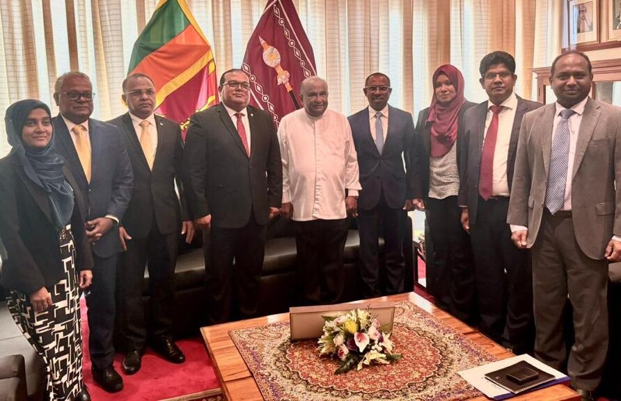 އަސްލަމް ޤާނޫނު ހަދާ މަޖިލީހުގެ ރައީސްއާއި ބައްދަލު ކުރައްވައިފި