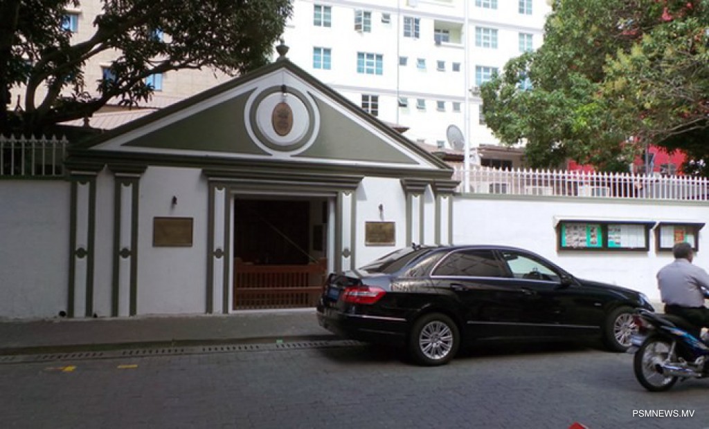 ވަގަށް އަނބު ބިންނަން އިންޑިއާ ހައިކޮމިޝަން ހިންގި އިމާރާތުގެ މައްޗަށް އެރި މީހާގެ ބަންދަށް 15 ދުވަސް