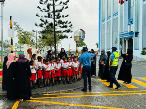 މަގުމަތީގެ ސަލާމަތާއި ރައްކާތެރިކަމާ ގުޅޭގޮތުން އެކްސެލް އިންޓަނޭޝަނަލް ސްކޫލު ދަރިވަރުންނަށް މައުލޫމާތުދީފި