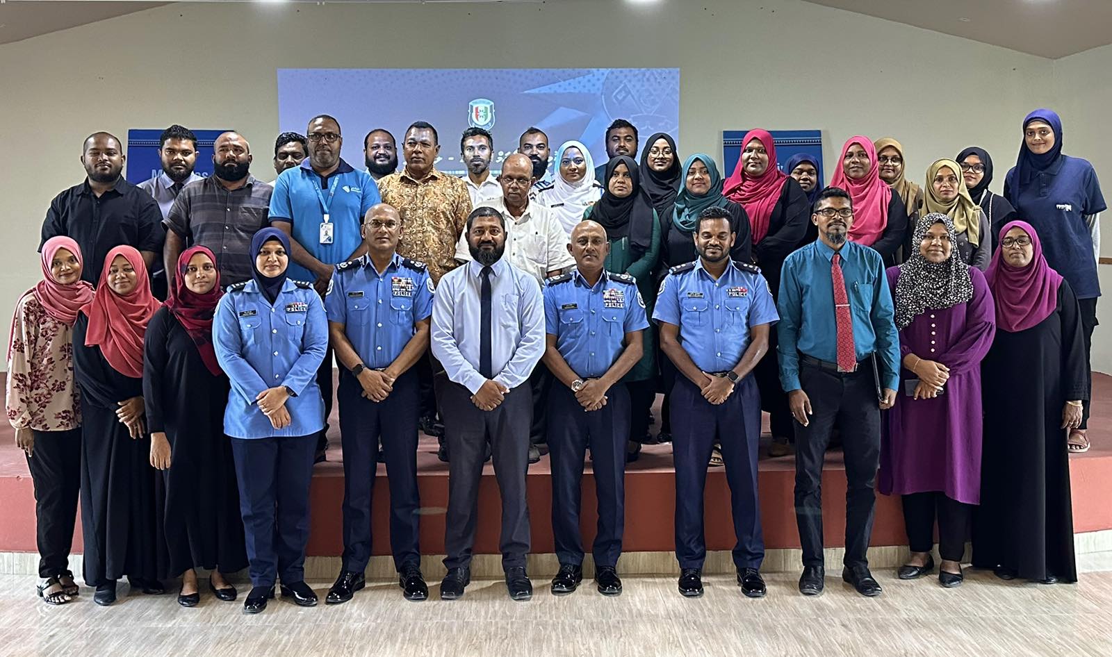 ދިވެހި ފުލުހުންގެ ޚިދުމަތުގެ 'ކޮމިއުނިޓީ ފޯރަމް 2024′ ތިންރަށެއްގައި ބާއްވައިފި