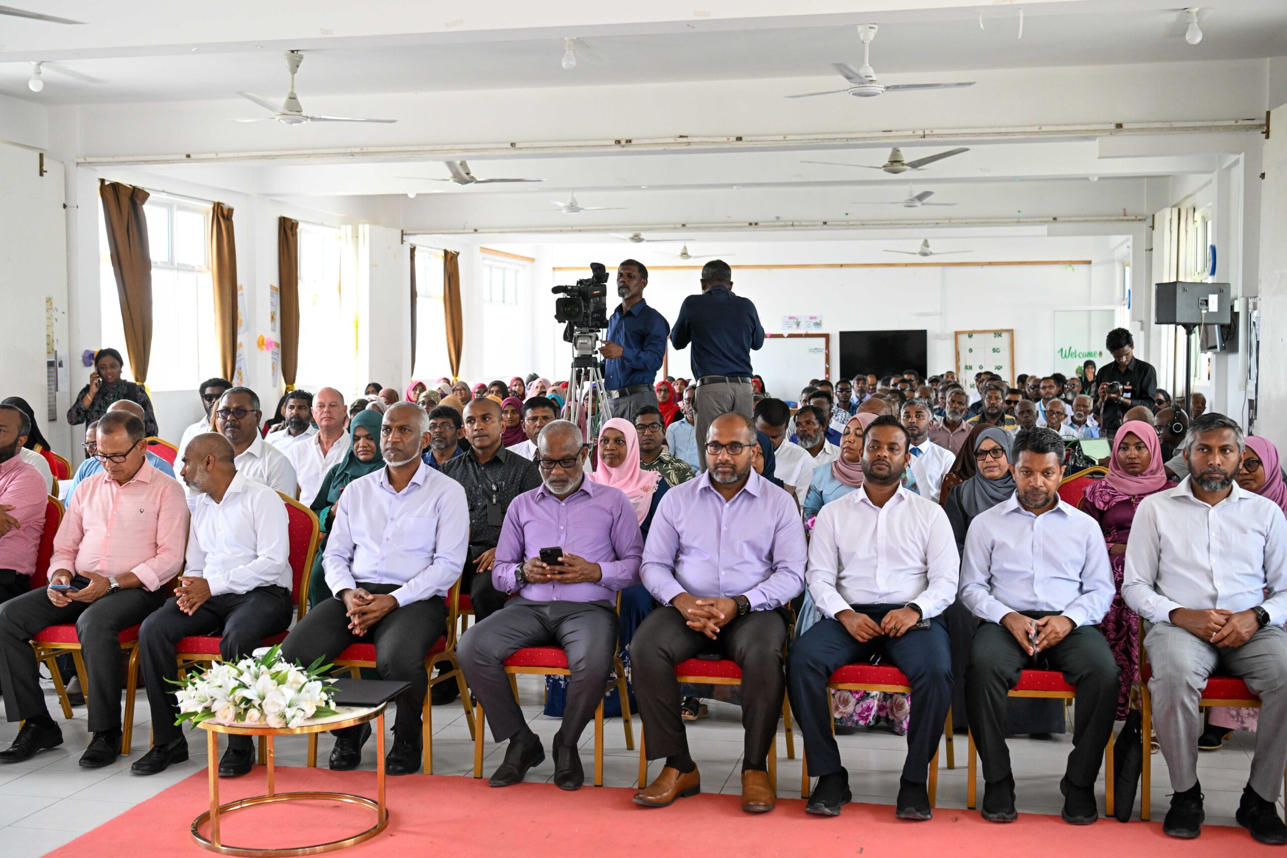 ގައްދޫ ބައެއް ކައުންސިލަރުން މިއަދު ރައީސްގެ ބައްދަލުވުމަށް ނުދިޔައީ، ޕީއެންސީގެ ޓިކެޓް ދިންގޮތާމެދު ހިންހަމަ ނުޖެހިގެން!