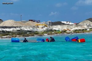 އަޑިއަށް ދިޔަ ޑިންގީއެއް ފެންމަތިކުރުމުގައި އެމްއެންޑީއެފް ކޯސްޓްގާޑުން އެހީތެރިކަން ފޯރުކޮށްދީފި