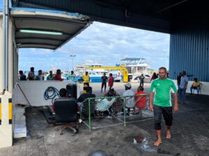 މަސްވެރިންނަށް ދޭންޖެހޭ ފައިސާ ނުލިބިގެން ކޫއްޑޫގައި މަސްވެރިން މުޒާހިރާ ކުރަނީ