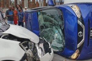 އައްޑޫ ސިޓީގައި ނުރައްކާތެރި އެކްސިޑެންޓެއް ހިނގާ ކާރެއް ފުރޮޅާލައިފި