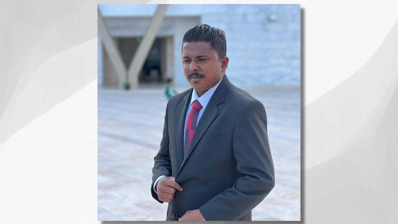 ޑިމޮކްރެޓްސްގެ ޓިކެޓުގައި މުޅި ރ. އަތޮޅުންވެސް ވާދަކުރަނީ އެންމެ ކެނޑިޑޭޓެއް