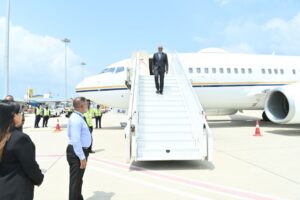 ރައީސް ޔޫއޭއީއަށް ކުރެއްވި ރަސްމީ ދަތުރުފުޅު ނިންމަވާލައްވައި މިއަދު މާލެވަޑައިގެންފި