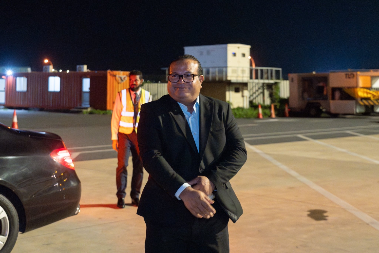 އަސްލަމް ރަސްމީ ދަތުރުފުޅެއްގައި އަޒަރުބައިޖާނަށް ފުރާވަޑައިގެންފި