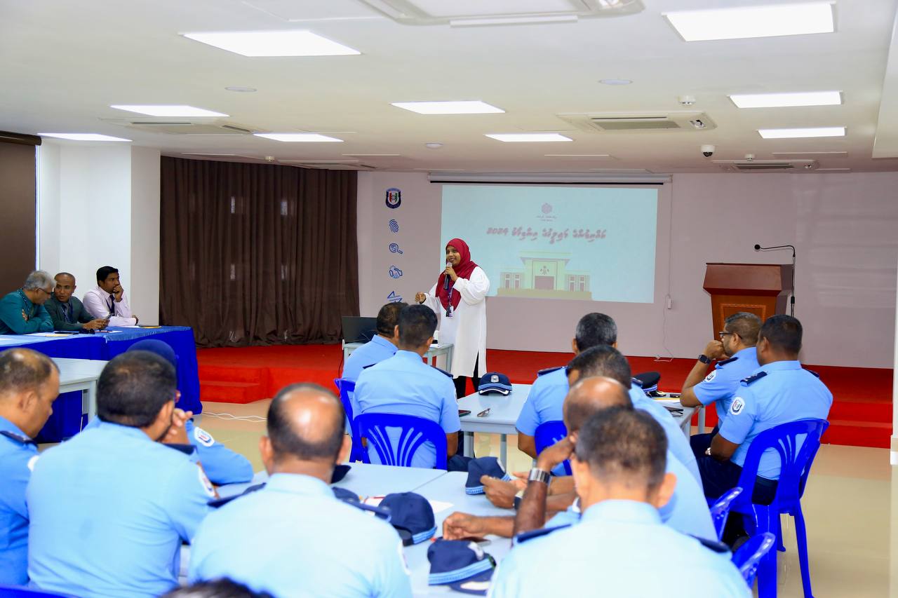 ރައްޔިތުންގެ މަޖިލިސް އިންތިހާބުގެ ކޮމާންޑަރުންނަށް ތަމްރީން ޕްރޮގްރާމެއް ފަށައިފި