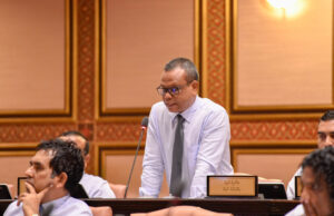 ނަން އަނބުރާ ނެންގެވި މެމްބަރުންގެ ތެރޭގައި ހިތަދޫ މެދު ދާއިރާގެ މެމްބަރ އަހުމަދު ރަޝީދު