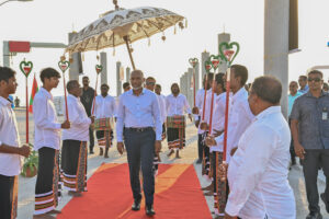 ސްކޫލުތަކުގެ ކްލާސްރޫމްތައް އޭސީ ކުރަން އިއާދަކުރުވަނިވި ހަކަތައިގެ މަޝްރޫއެއް