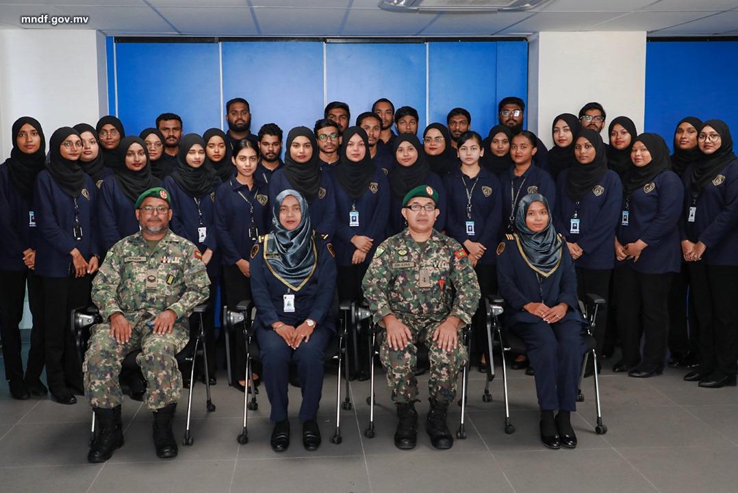 މޯލްޑިވްސް އިމިގްރޭޝަން އެންފޯސްމަންޓް ސްޓަޑީޒް ކޯހުގައި އެމްއެންޑީއެފް މެޑިކަލް ކޯރގެ ސިފައިން ކުލާސްތަކެއް ހިންގައިފި