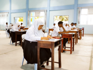 ކުރީގެ ނިންމުން ބަދަލުކޮށް، ސްކޫލްތަކުގެ އިމްތިހާން އަވަސްނުކުރަން ނިންމައިފި