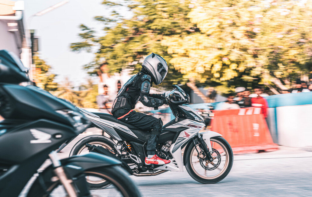 ރޭސިން ސައިކަލަކުން ޖެހި، ދިވެހި ފިރިހެނަކަށް އަނިޔާވި މައްސަލާގައި އެކަކު ހައްޔަރު ކޮށްފި