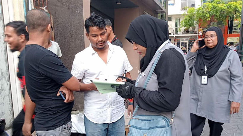 މަގުމައްޗަށް ކުނި އަޅައިގެންނާއި، ގަވާއިދާ ޚިލާފަށް މުދާ ބަހައްޓައިގެން އިއްޔެ އެކަނިވެސް 18 ފަރާތެއް ޖޫރިމަނާ ކޮށްފި