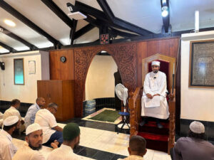 މާލޭގެ މިސްކިތްތަކުގައި ޒުވާން ޚަޡީބުން މިއަދު ހުކުރު ކޮށްފި