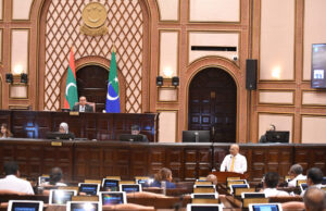 މަޖިލިހުގެ ޖަލްސާއެއް މާދަމާ ބާއްވަނީ