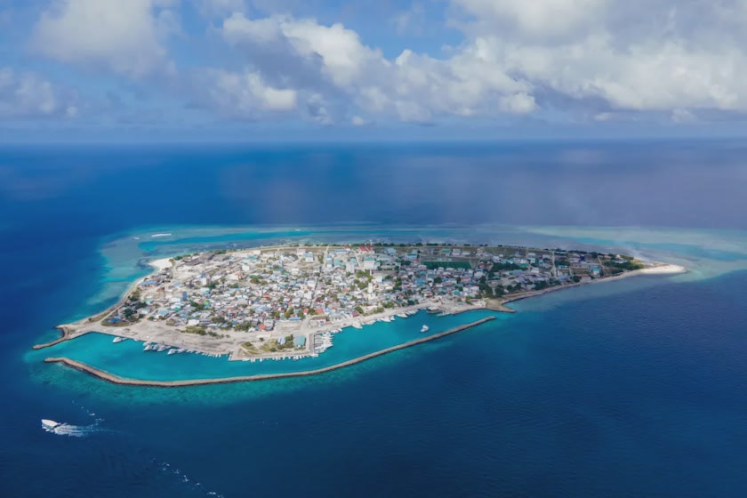 ނައިފަރަކީ، މި ސަރުކާރުން ތަރައްޤީކުރުމަށް ނިންމަވާފައިވާ 7 އާބަން ސެންޓަރު ކަމުގައި ހަމަޖައްސަވައިފި