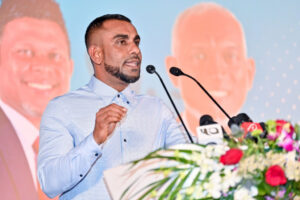 އަލީ ވަހީދާއި ދެކޮޅަށް ކުޅުދުއްފުށި އަންހެން ކަނބަލުން މުޒާހިރާއަށް ނިކުތުމަށް ގޮވާލައިފި