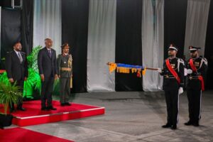 ސިފައިންގެ ހިންމަތާއި މިންނަތް ފަޚުރުވެރިކަމާއެކު ބަލައިގަންނަން: ރައީސް