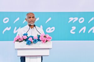 އައްޑޫގައި ސިމެންތި އަޅައިގެން ހަދާފައިވާ 60 ކިލޯ މީޓަރުގެ މަގުގައި ތާރު އެޅުމުގެ މަސައްކަތް ވަރަށް އަވަހަށް ފަށަނީ