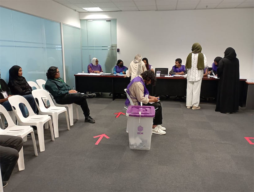 5:30 ވުމާއެކު ކިއުތައް ބަންދުކުރަން ފަށައިފި