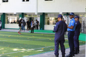 ބޮޑު މައްސަލައެއް ދިމާނުވެ ވޯޓުލުން ކުރިޔަަށް ދަނީ އަމާންކޮށް