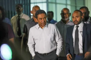 މަޖިލިސް އިންތިޚާބަށްފަހު ޔާމިންގެ އަޑު ކެނޑިއްޖެ!