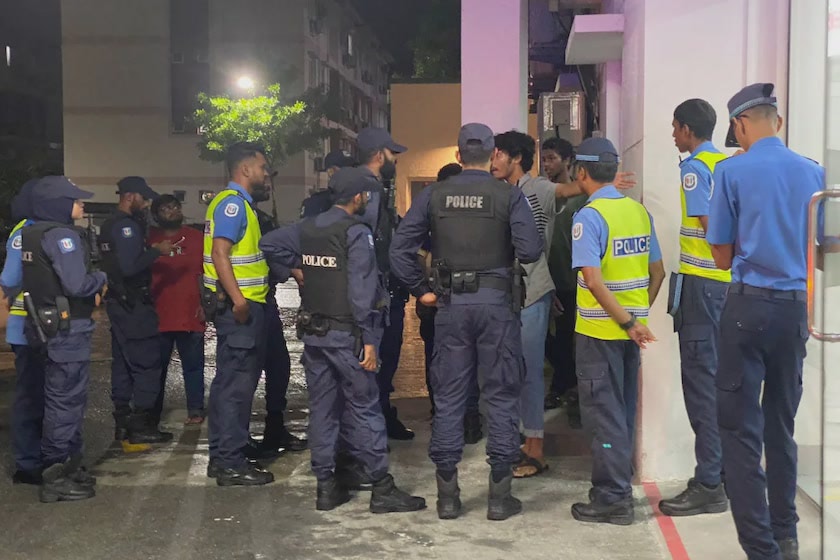 ދިވެހި ބަޔަކާއި އިންޑިއާ ބަޔަކާ ދެމެދު މާރާމާރީ ހިނގާ އެކަކު ހައްޔަރު ކޮށްފި