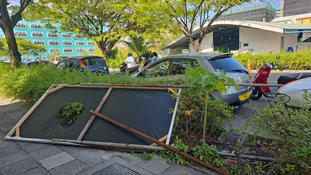 މޫސުމް ގޯސްވެ، ބިލްބޯޑުތައް ވެއްޓެމުން ދާތީ ސަމާލުވާން އެދިއްޖެ