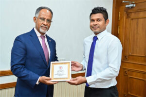 އިންޓަރނޭޝަނަލް ކޮމިޓީ އޮފް ރެޑް ކްރޮސްގެ މި ރީޖަންގެ އިސްވެރިޔާ ނައިބު ރައީސްއާއި ބައްދަލުކުރައްވައިފި