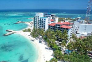 ރާއްޖެ އައި ފަތުރުވެރިންގެ %2 ހިއްސާ ކުރަނީ ކާނި ހޮޓަލަށް